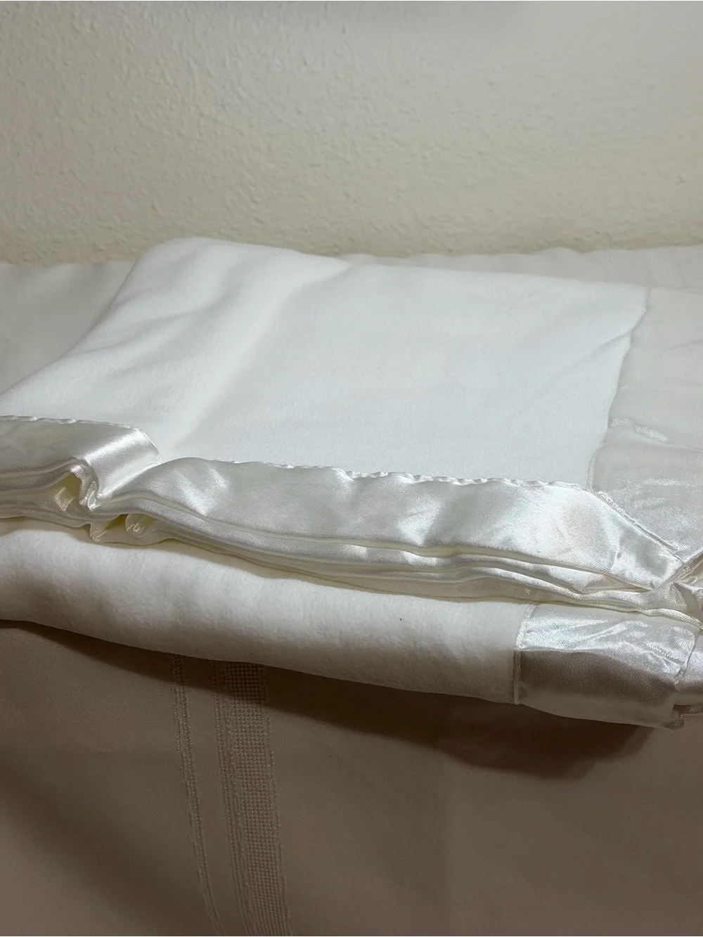 New Terry Town White Micro-Fleece Satin Trim Nursery Baby Blanket SO SOFT!